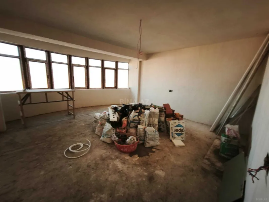 Satılır 3 otaqlı mənzil 190 m²