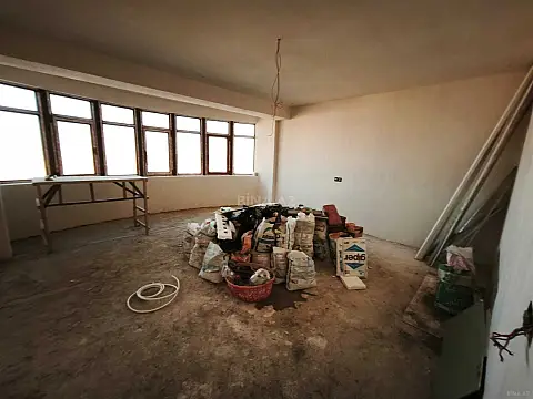 Satılır 3 otaqlı mənzil 190 m²