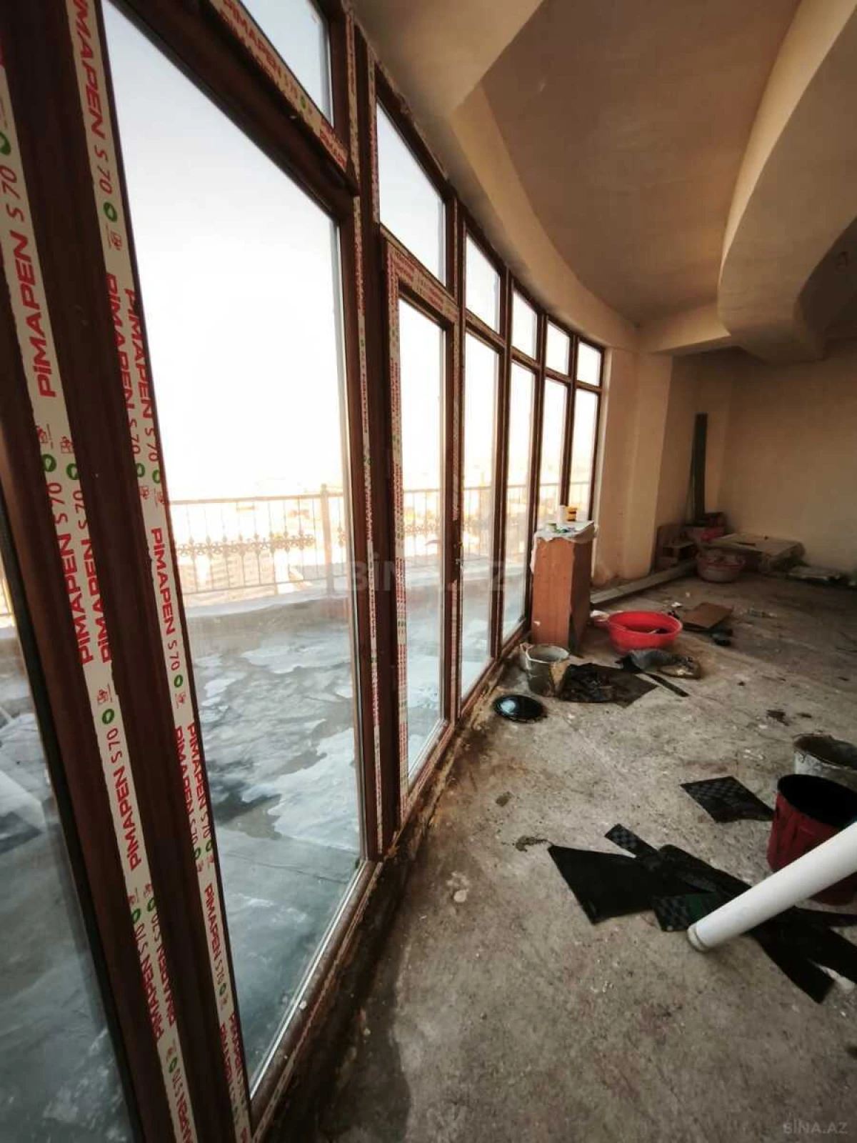 Satılır 3 otaqlı mənzil 190 m²
