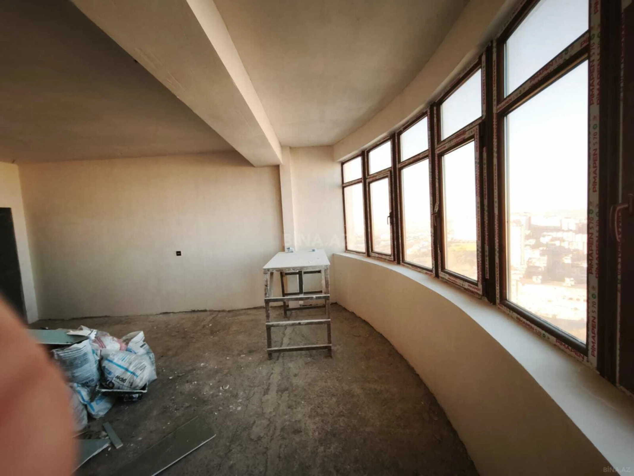Satılır 3 otaqlı mənzil 190 m²