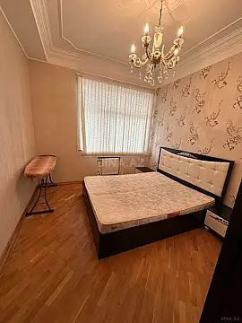 Kirayə verilir 2 otaqlı mənzil 92 m²