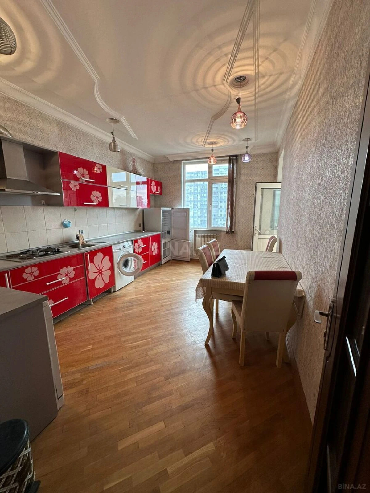 Kirayə verilir 2 otaqlı mənzil 92 m²