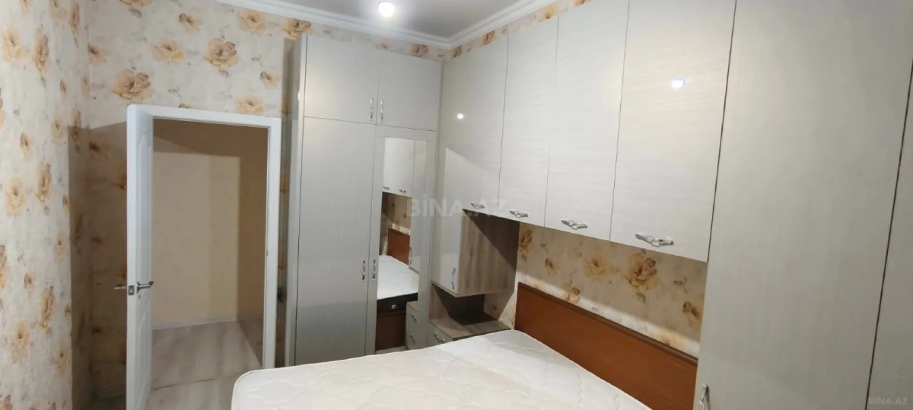Kirayə verilir 2 otaqlı mənzil 60 m²