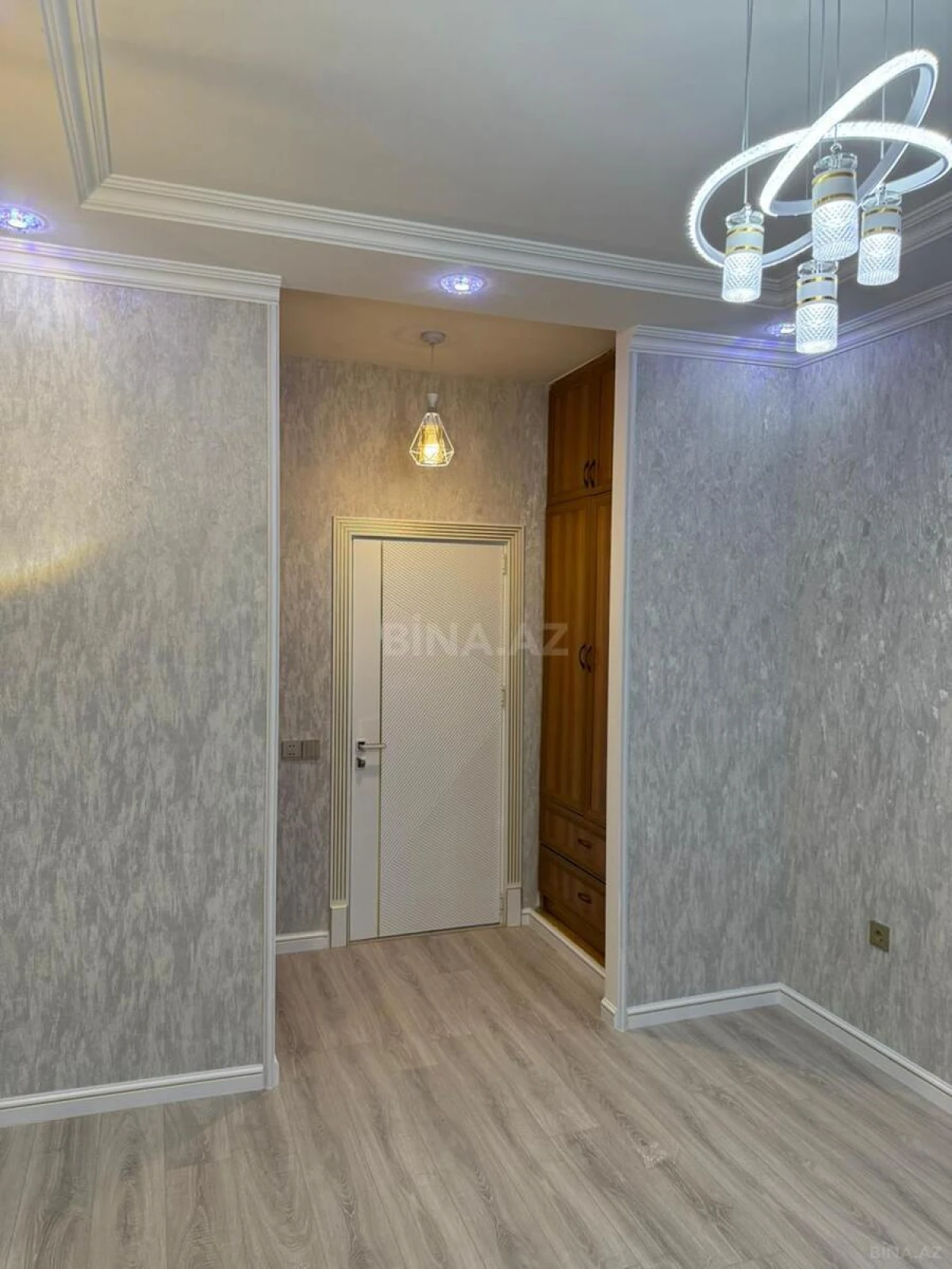 Satılır 3 otaqlı mənzil 75 m²