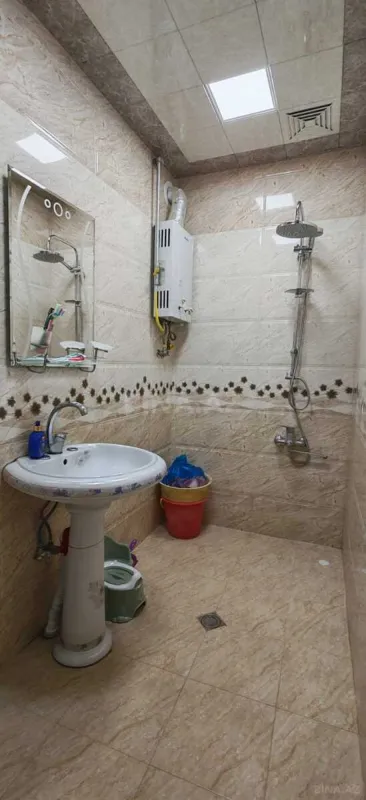 Satılır 2 otaqlı mənzil 60 m²