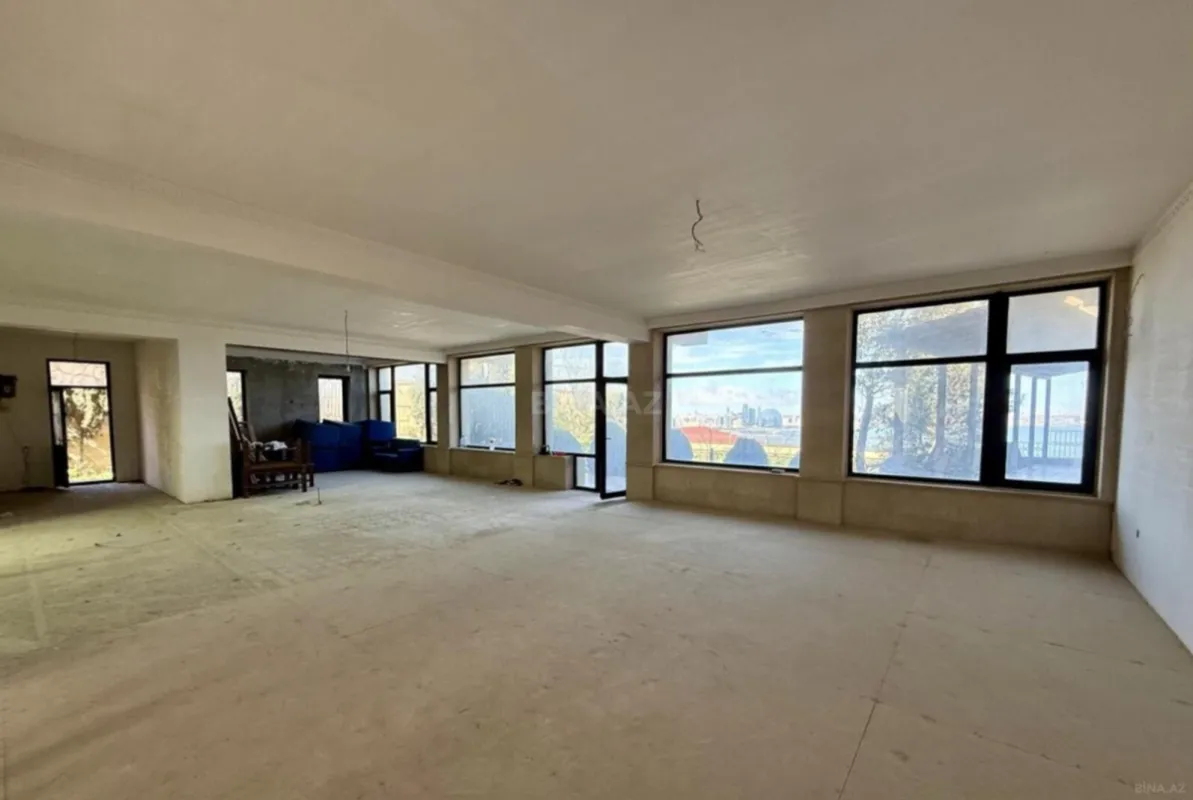 Satılır obyekt 800 m²
