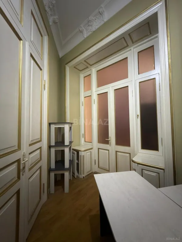 Kirayə verilir 2 otaqlı ofis 30 m²