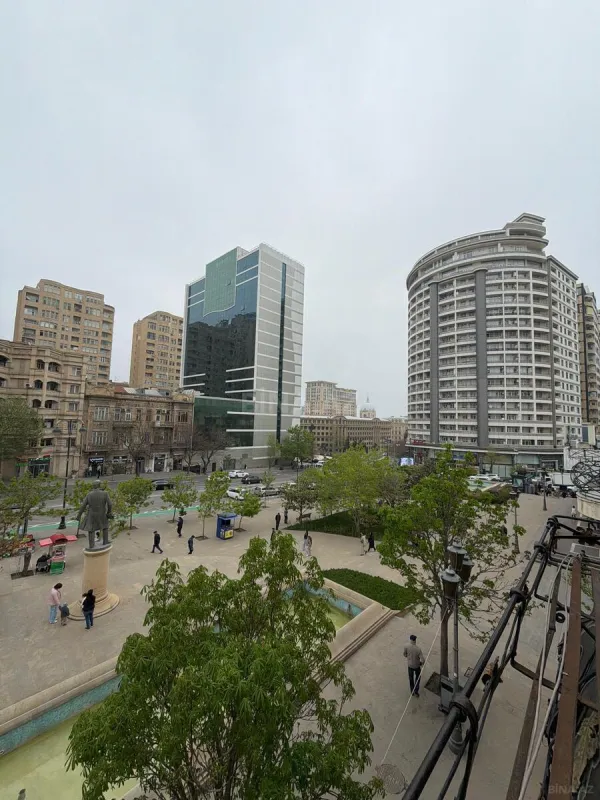 Kirayə verilir 2 otaqlı ofis 30 m²