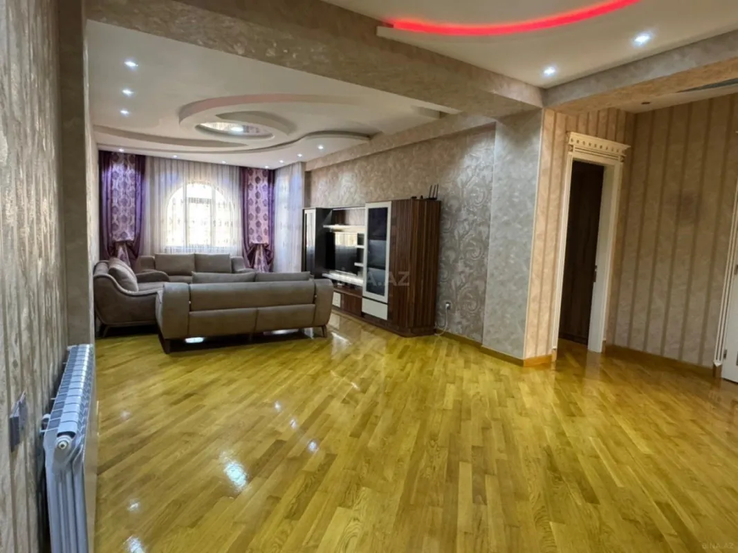 Satılır 3 otaqlı mənzil 140 m²