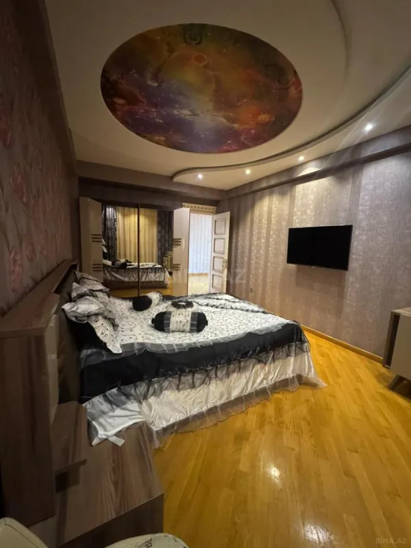 Satılır 3 otaqlı mənzil 140 m²