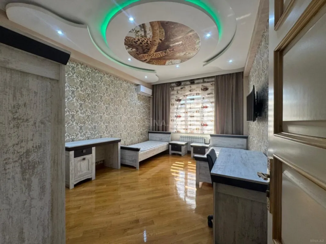 Satılır 3 otaqlı mənzil 140 m²