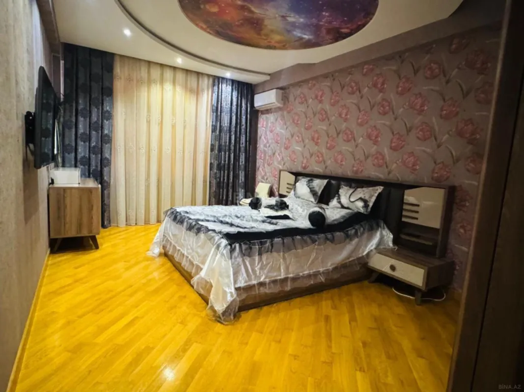 Satılır 3 otaqlı mənzil 140 m²