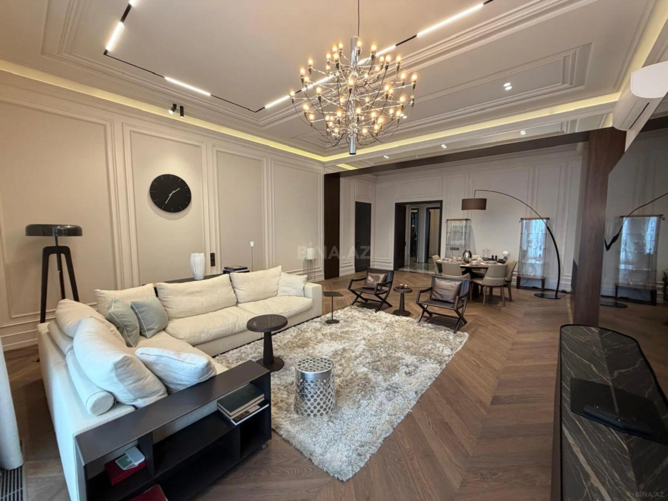 Satılır 4 otaqlı mənzil 200 m²