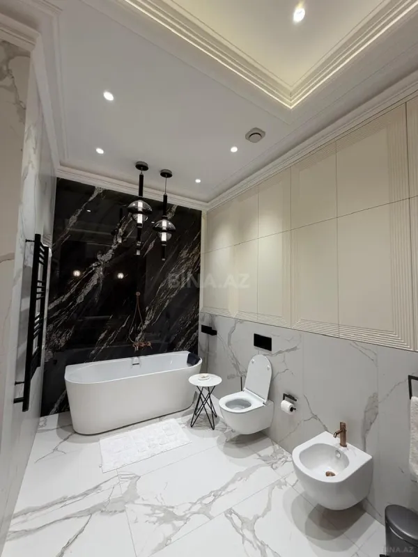 Satılır 4 otaqlı mənzil 200 m²