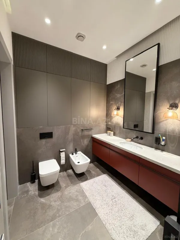 Satılır 4 otaqlı mənzil 200 m²