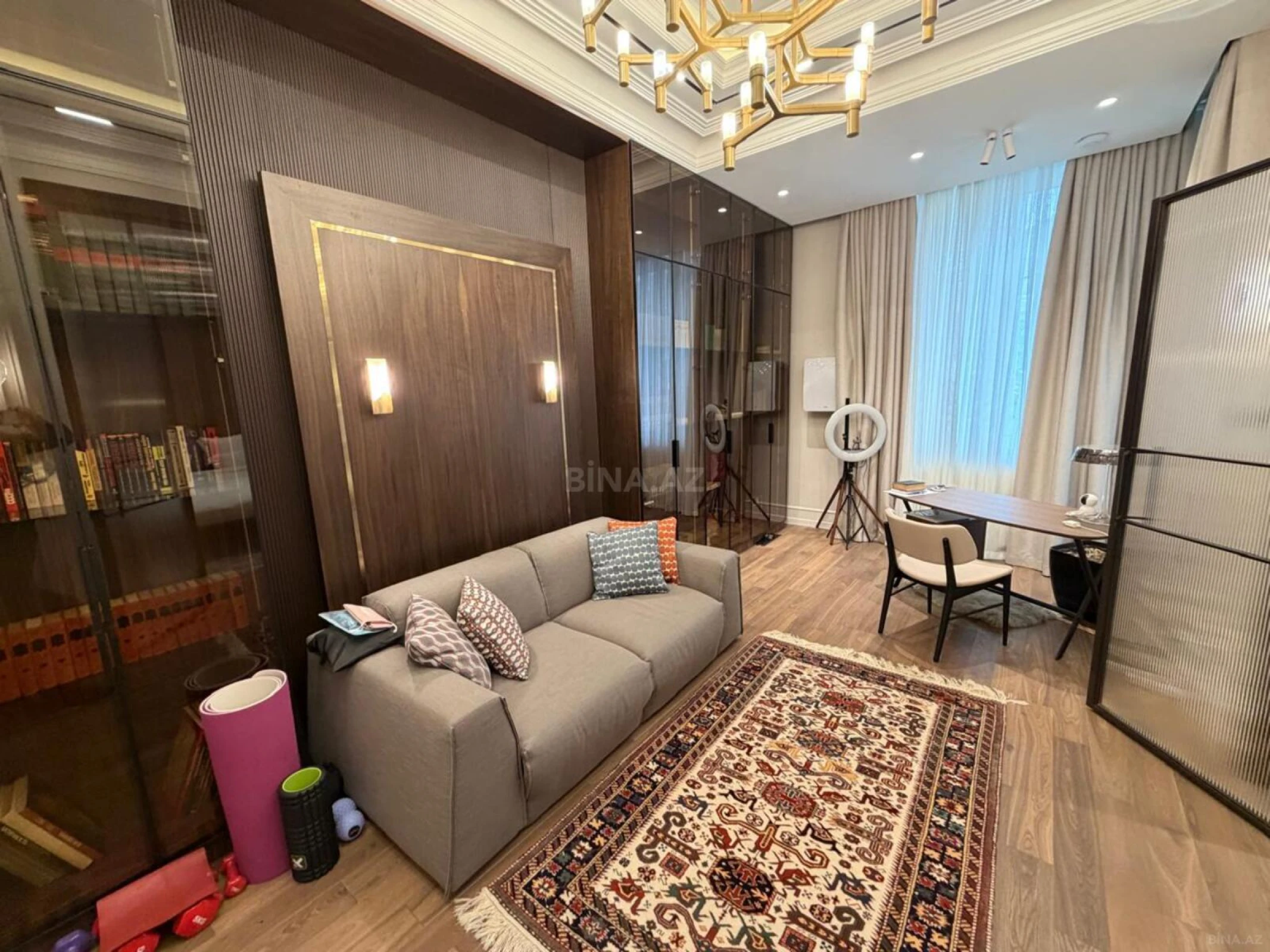 Satılır 4 otaqlı mənzil 200 m²