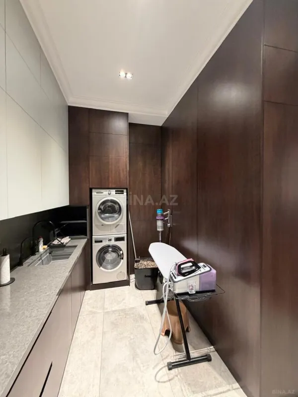 Satılır 4 otaqlı mənzil 200 m²