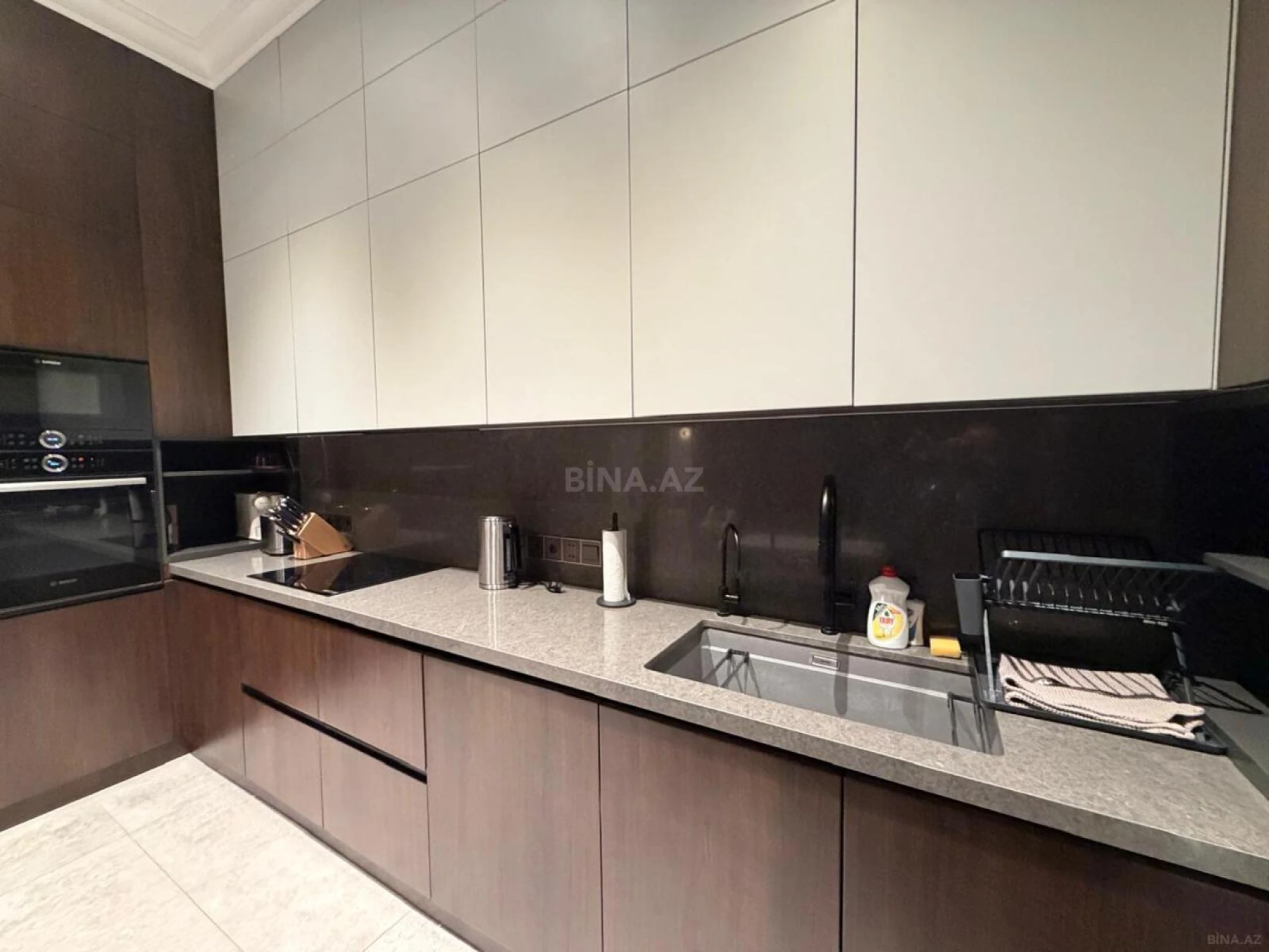 Satılır 4 otaqlı mənzil 200 m²