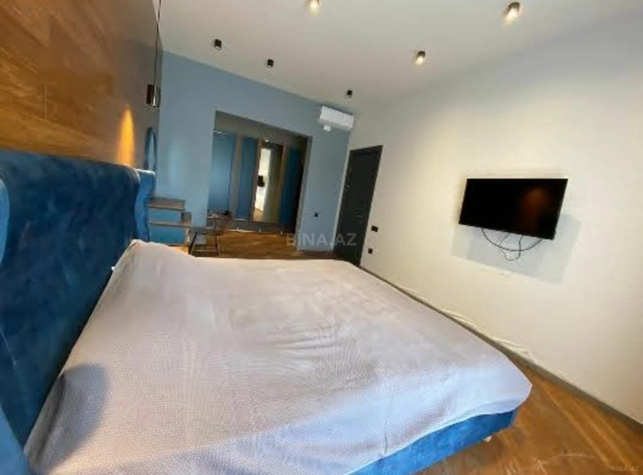 Kirayə verilir 2 otaqlı mənzil 85 m²