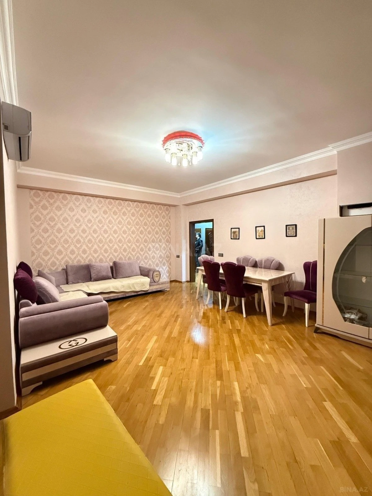 Satılır 2 otaqlı mənzil 100 m²