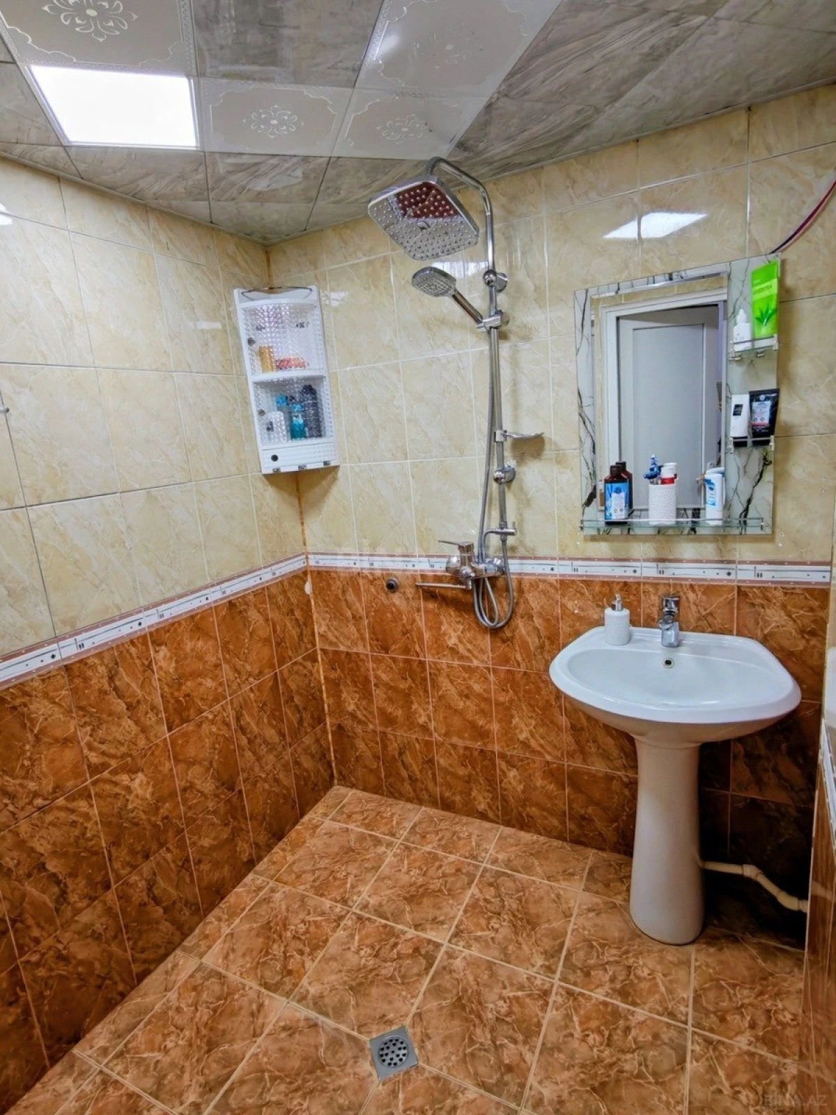 Satılır 4 otaqlı mənzil 100 m²