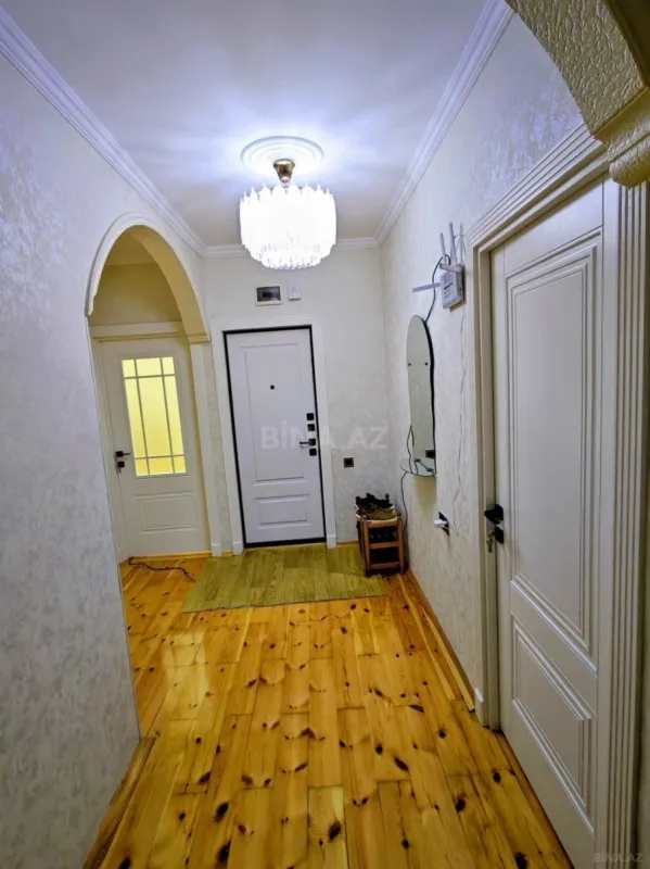 Satılır 4 otaqlı mənzil 100 m²