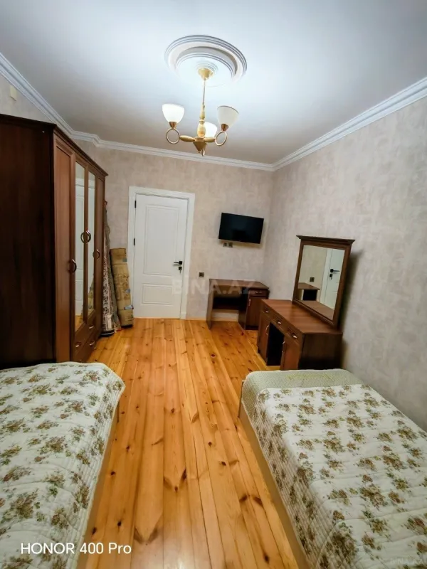 Satılır 4 otaqlı mənzil 100 m²