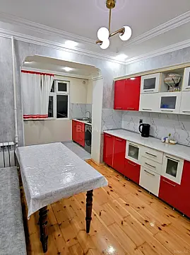 Satılır 4 otaqlı mənzil 100 m²
