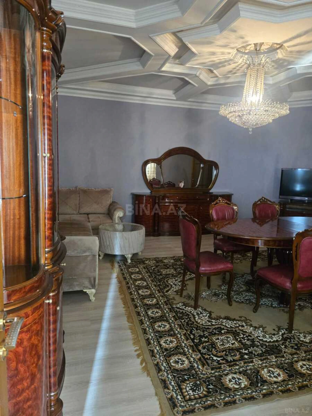 Kirayə verilir 2 otaqlı mənzil 109 m²