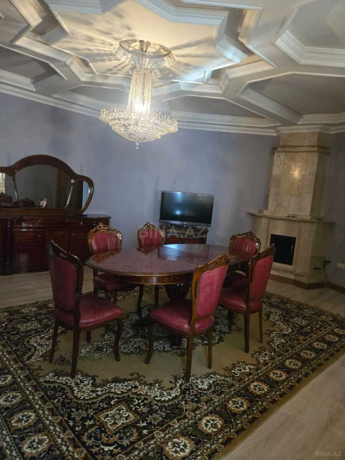 Kirayə verilir 2 otaqlı mənzil 109 m²