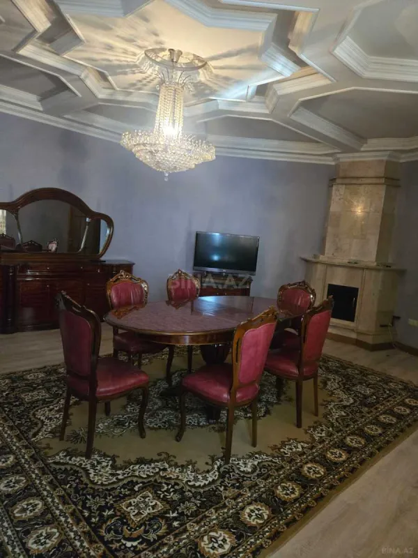 Kirayə verilir 2 otaqlı mənzil 109 m²