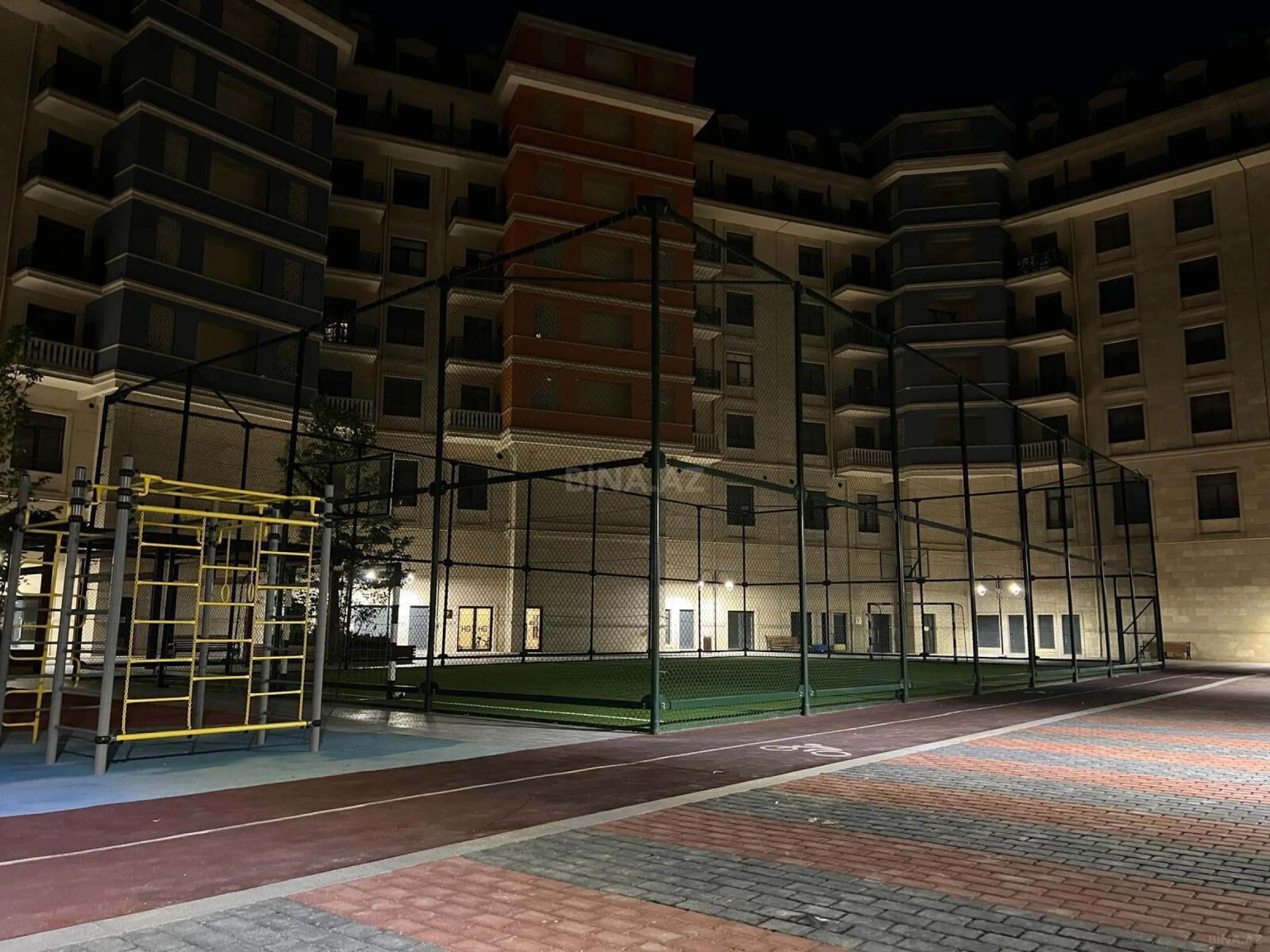 Kirayə verilir 2 otaqlı mənzil 95 m²