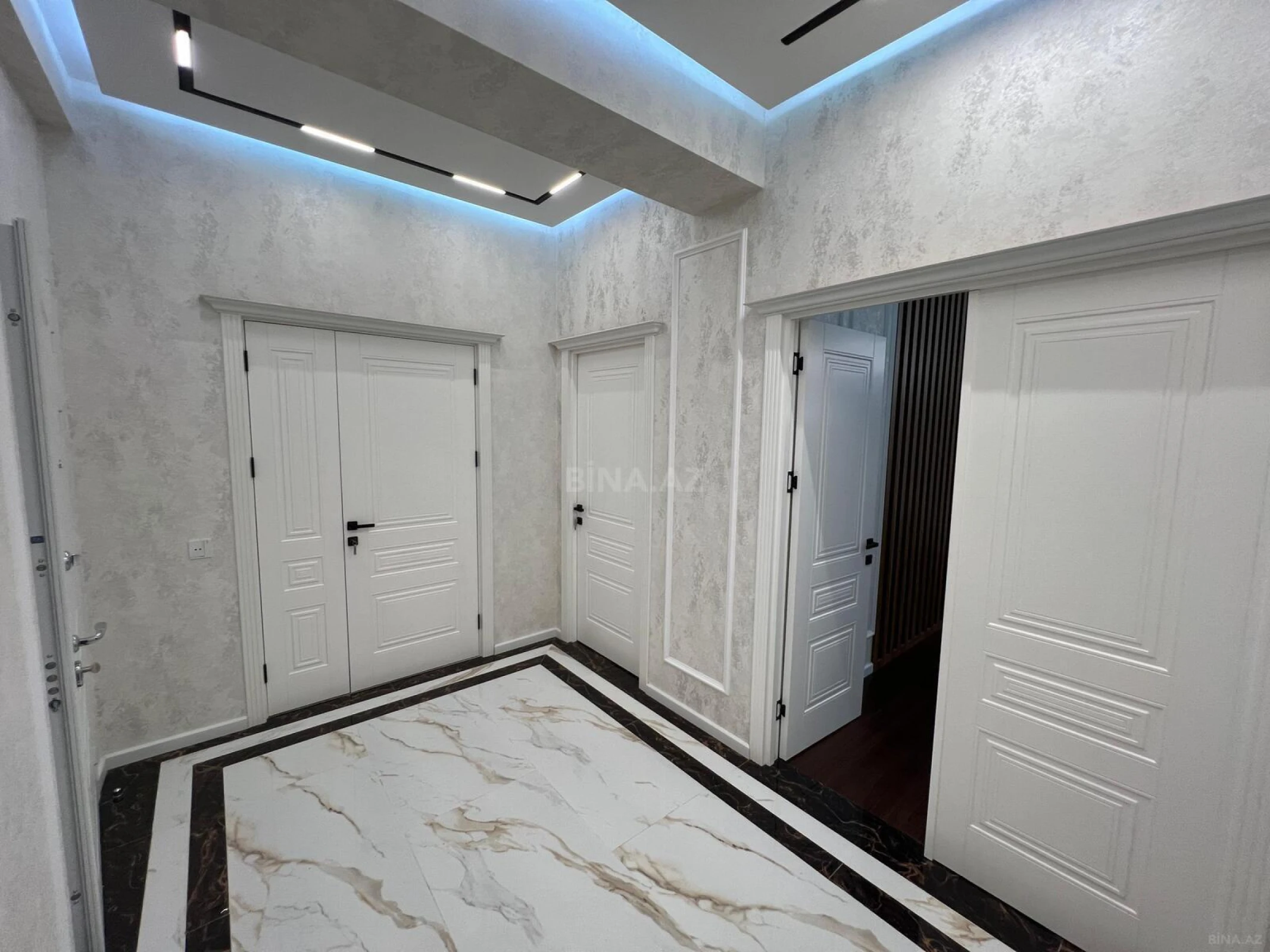 Kirayə verilir 2 otaqlı mənzil 95 m²