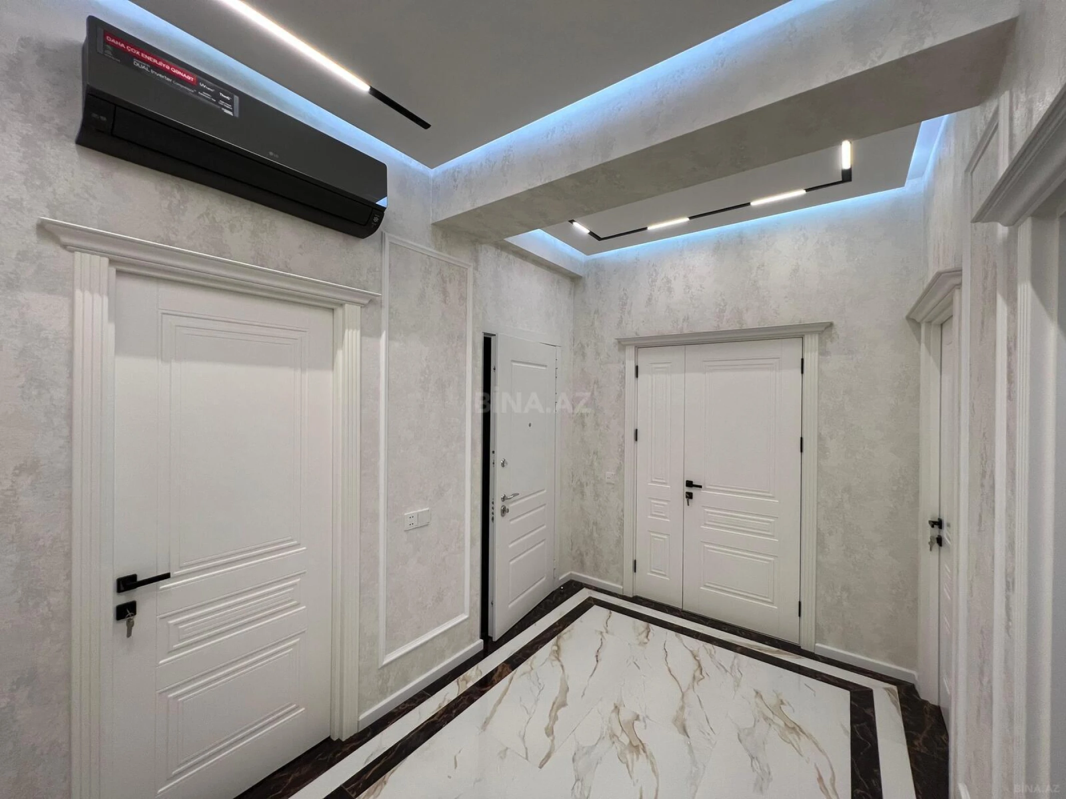 Kirayə verilir 2 otaqlı mənzil 95 m²