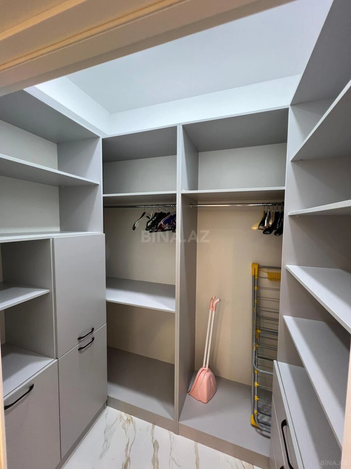 Kirayə verilir 2 otaqlı mənzil 95 m²