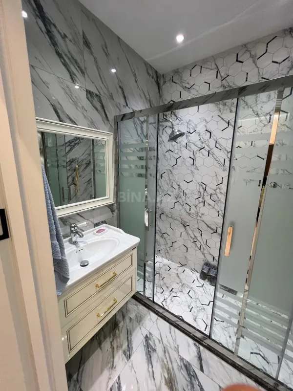 Kirayə verilir 2 otaqlı mənzil 95 m²