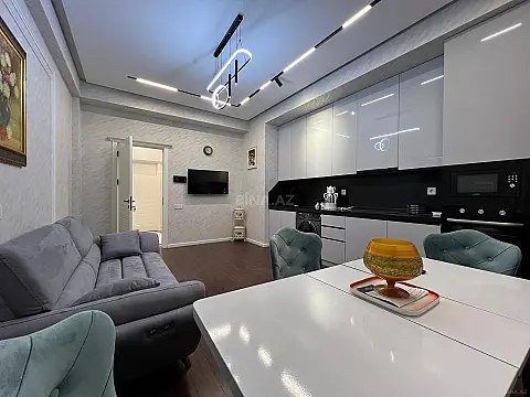 Kirayə verilir 2 otaqlı mənzil 95 m²