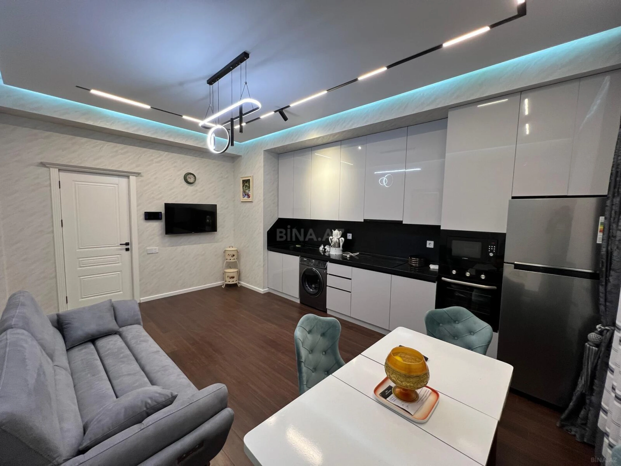 Kirayə verilir 2 otaqlı mənzil 95 m²