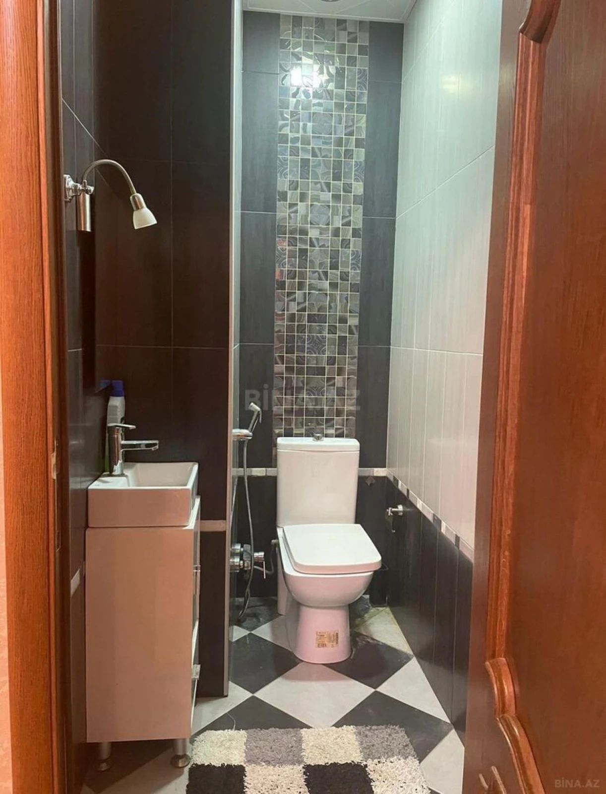 Satılır 4 otaqlı mənzil 172 m²