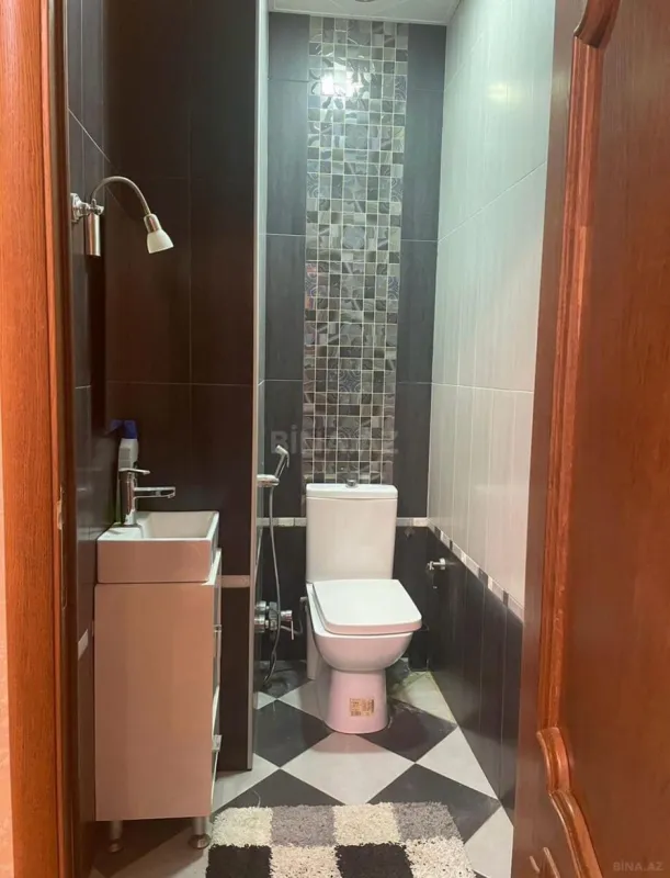 Satılır 4 otaqlı mənzil 172 m²