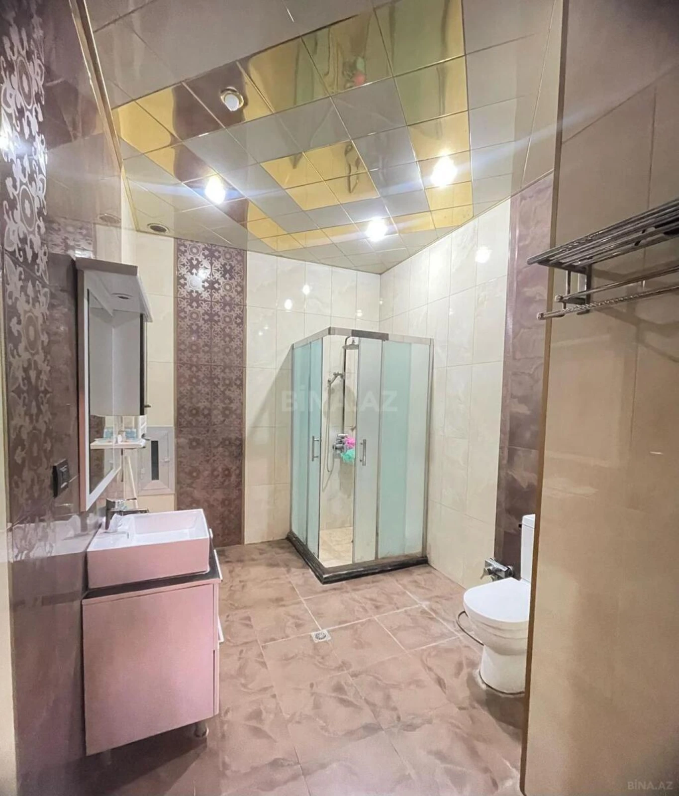 Satılır 4 otaqlı mənzil 172 m²