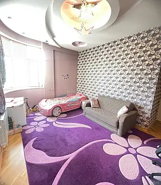 Satılır 4 otaqlı mənzil 172 m²