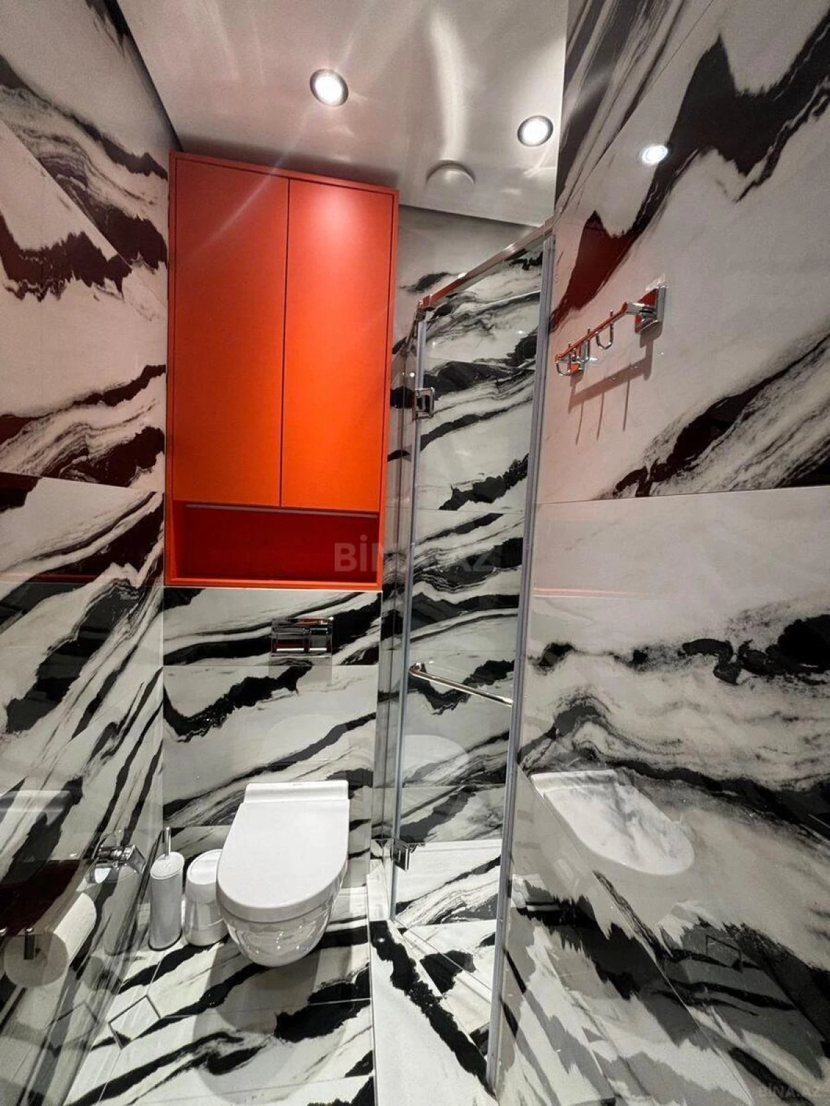 Kirayə verilir 2 otaqlı mənzil 65 m²