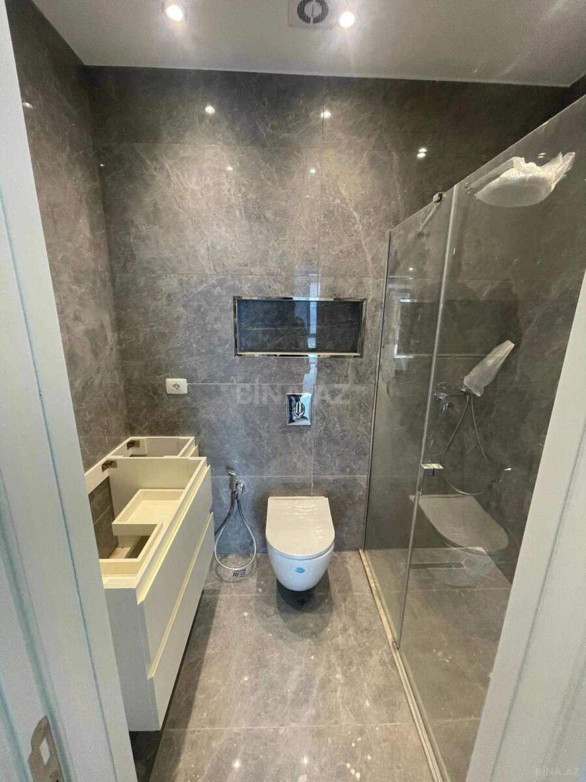 Satılır 3 otaqlı mənzil 84 m²