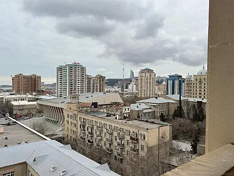 Kirayə verilir 2 otaqlı mənzil 110 m²