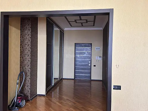 Kirayə verilir 2 otaqlı mənzil 110 m²