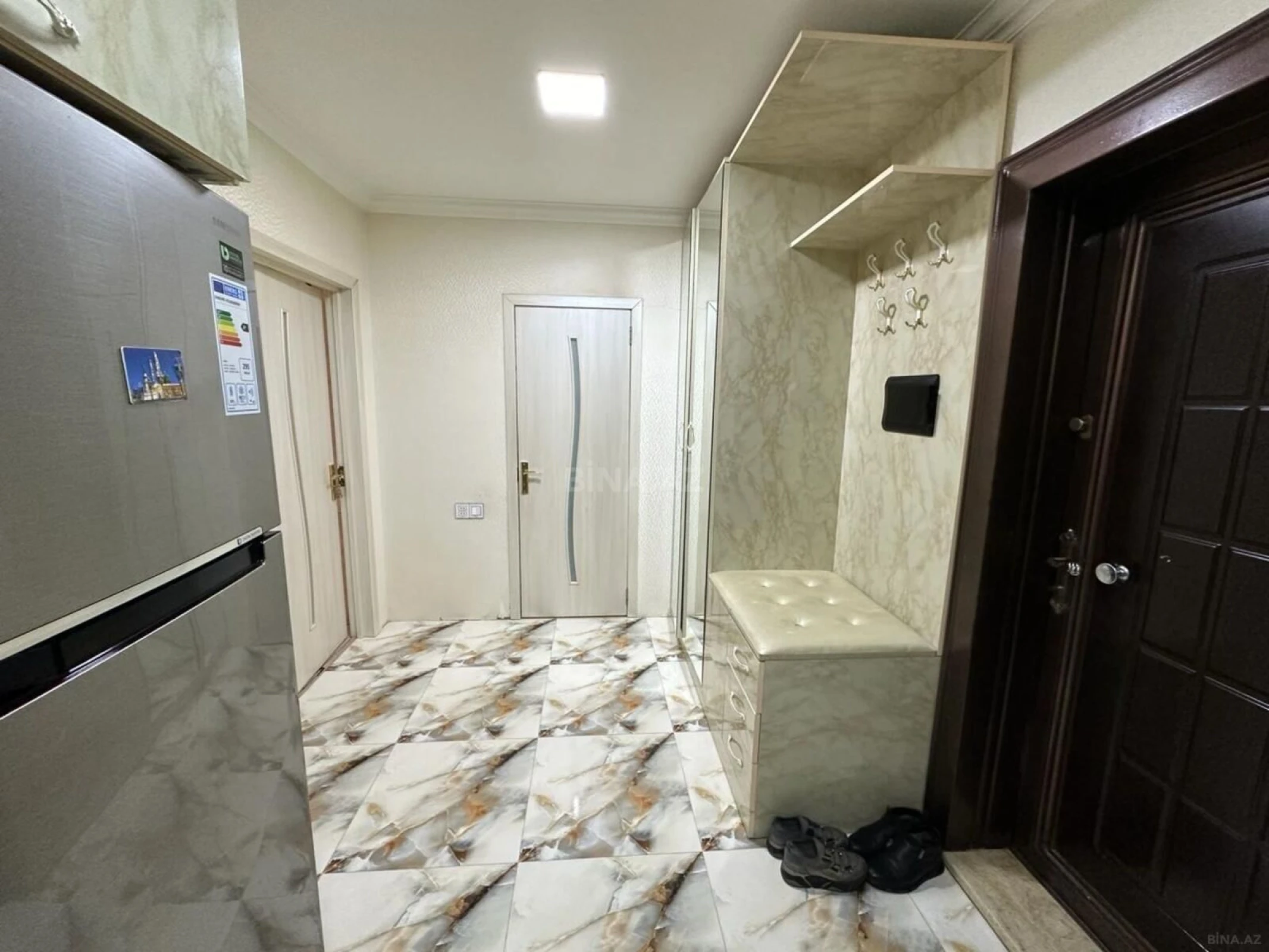 Kirayə verilir 2 otaqlı mənzil 70 m²