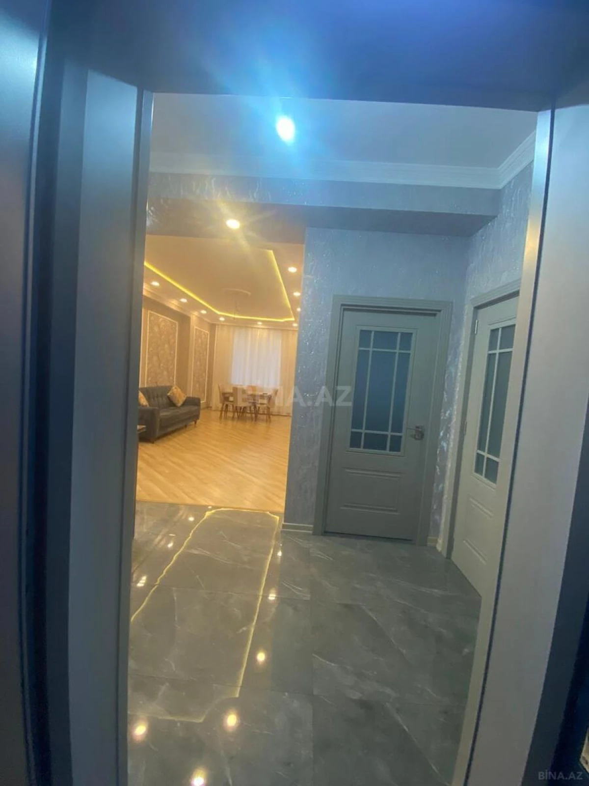 Kirayə verilir 2 otaqlı mənzil 65 m²