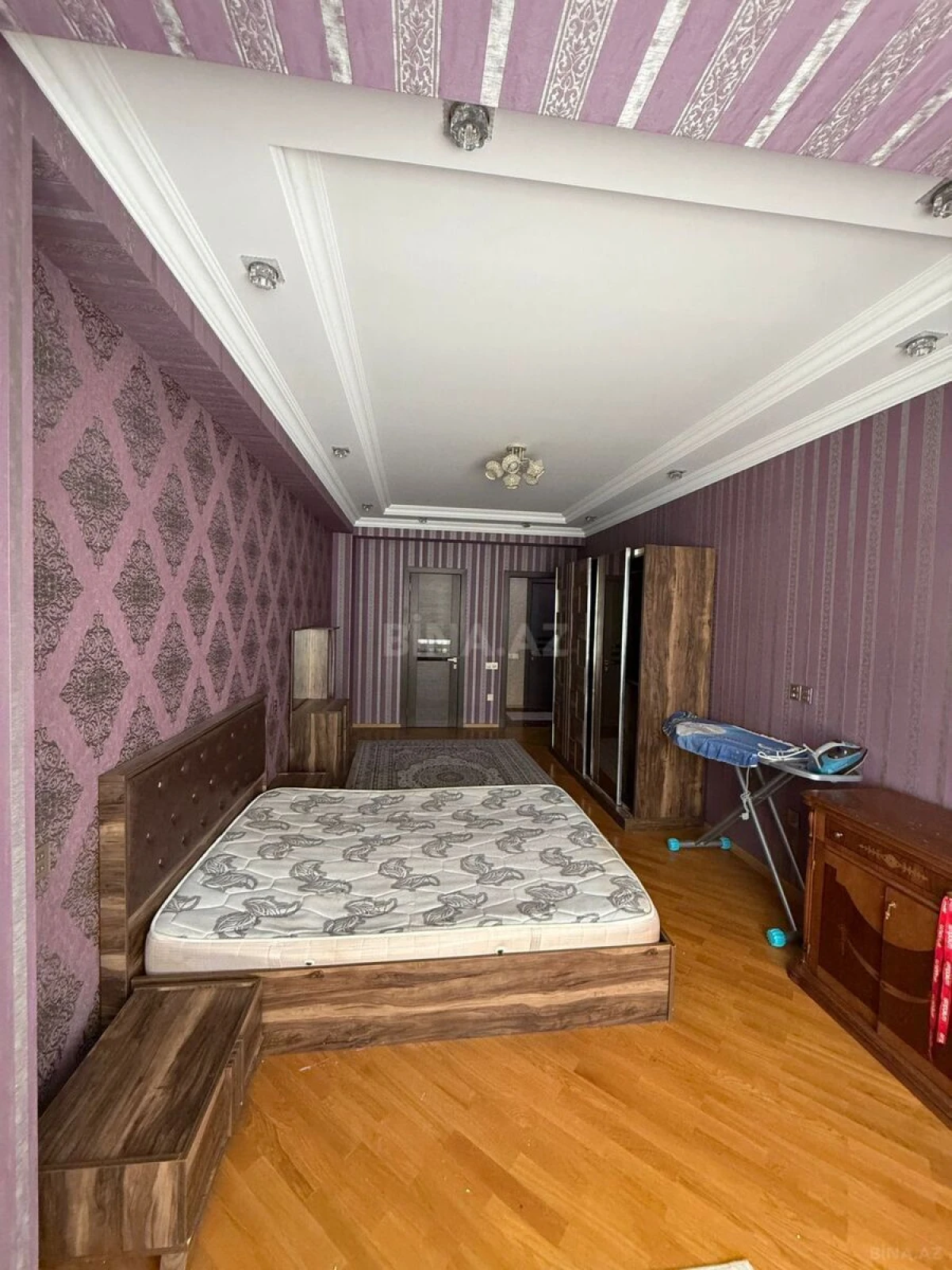 Kirayə verilir 2 otaqlı mənzil 109 m²