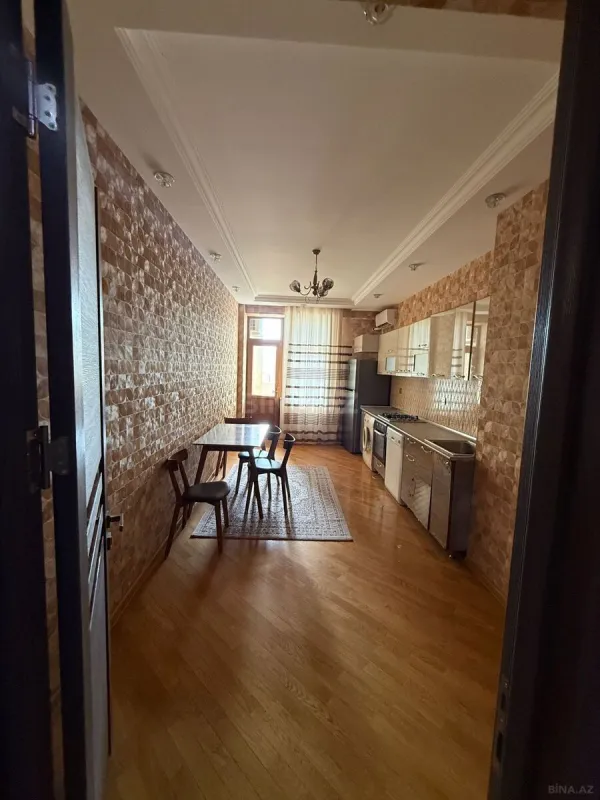 Kirayə verilir 2 otaqlı mənzil 109 m²